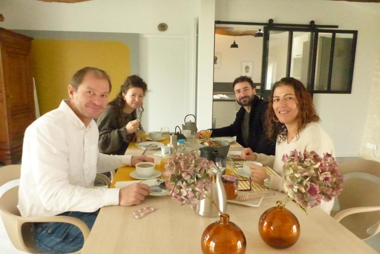 L'Alambic De L'Estuaire Bed & Breakfast Saint-Fort-sur-Gironde ภายนอก รูปภาพ